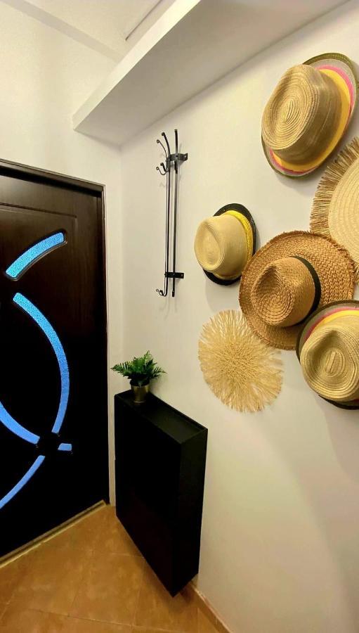 Central Studio Sapphire Apartman Bukarest Kültér fotó